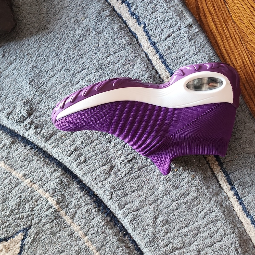 Tennis shoes or Nursing shoes